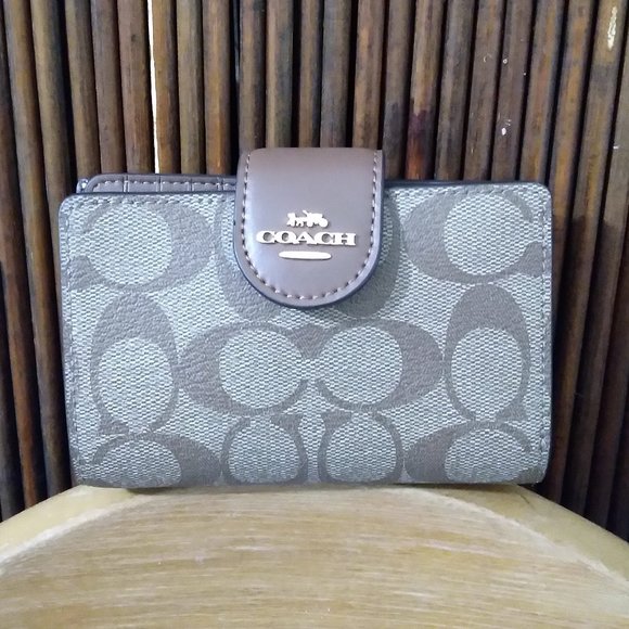 Coach Signature Medium Corner Zip